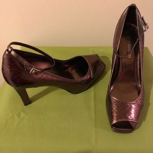 Enzo Angiolini copper pumps